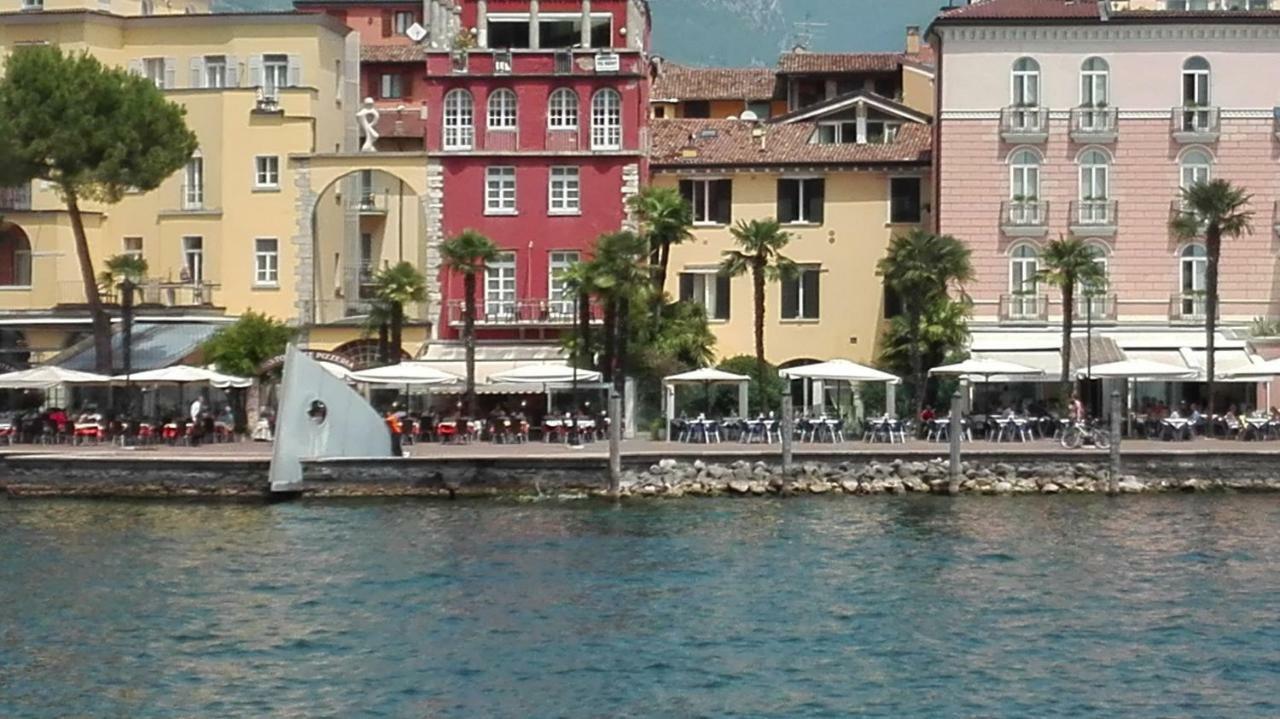 Queen Of The Lake Riva del Garda Exterior photo
